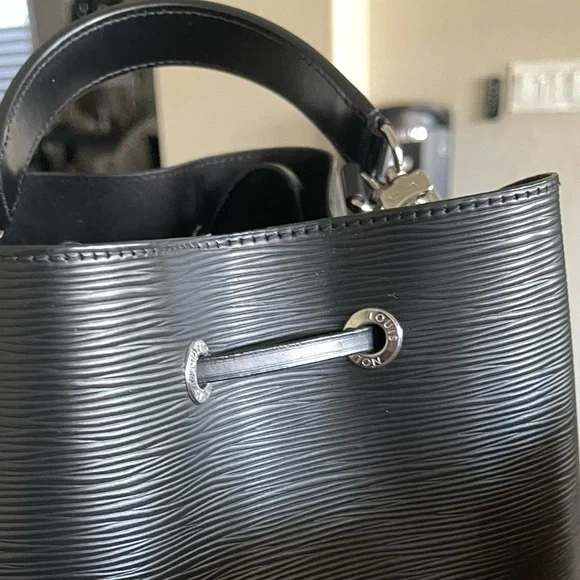 Louis Vuitton. Blk NeoNoe MM Epi. Mint, original box, - Picture 4 of 16